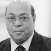 شاكر عبد الحميد